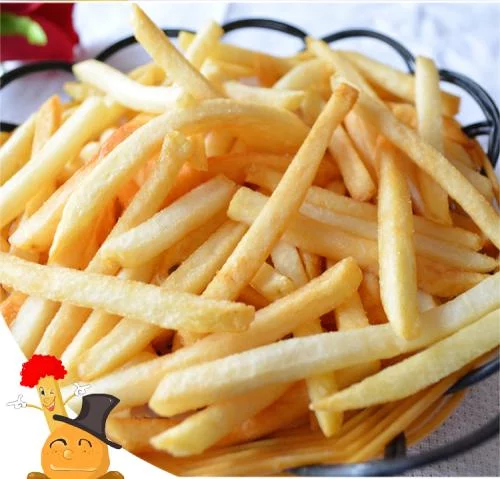 Frites préparées par une trancheuse de pommes de terre