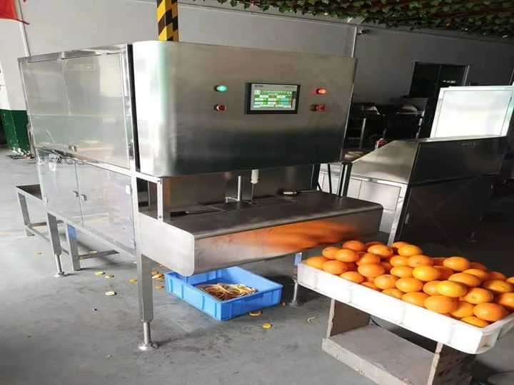 Machine à éplucher les pommes